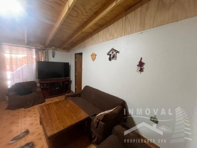 HERMOSA CASA EN POBLACIÓN BAQUEDANO, LA CALERA.