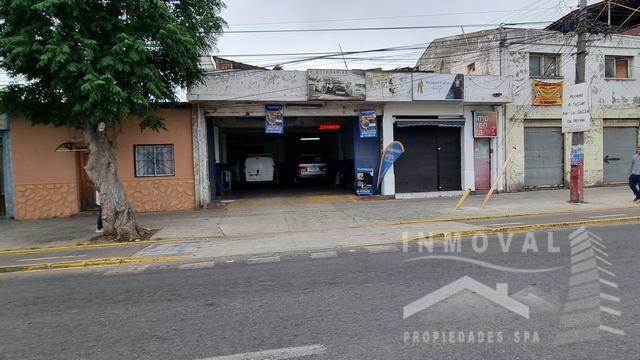 AMPLIO LOCAL COMERCIAL EN LA CALERA.