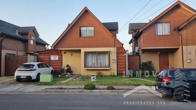 HERMOSA CASA EN EXCLUSIVO CONDOMINIO PRADOS DE LA CRUZ.