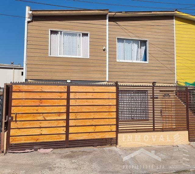 HERMOSA CASA EN VILLA LAS AMÉRICAS, ARTIFICIO.  